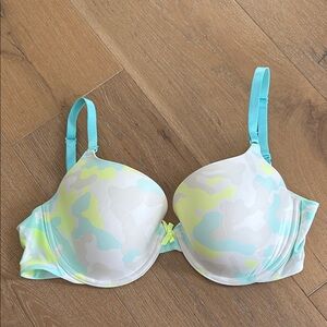 Victoria's Secret 34DD BRA